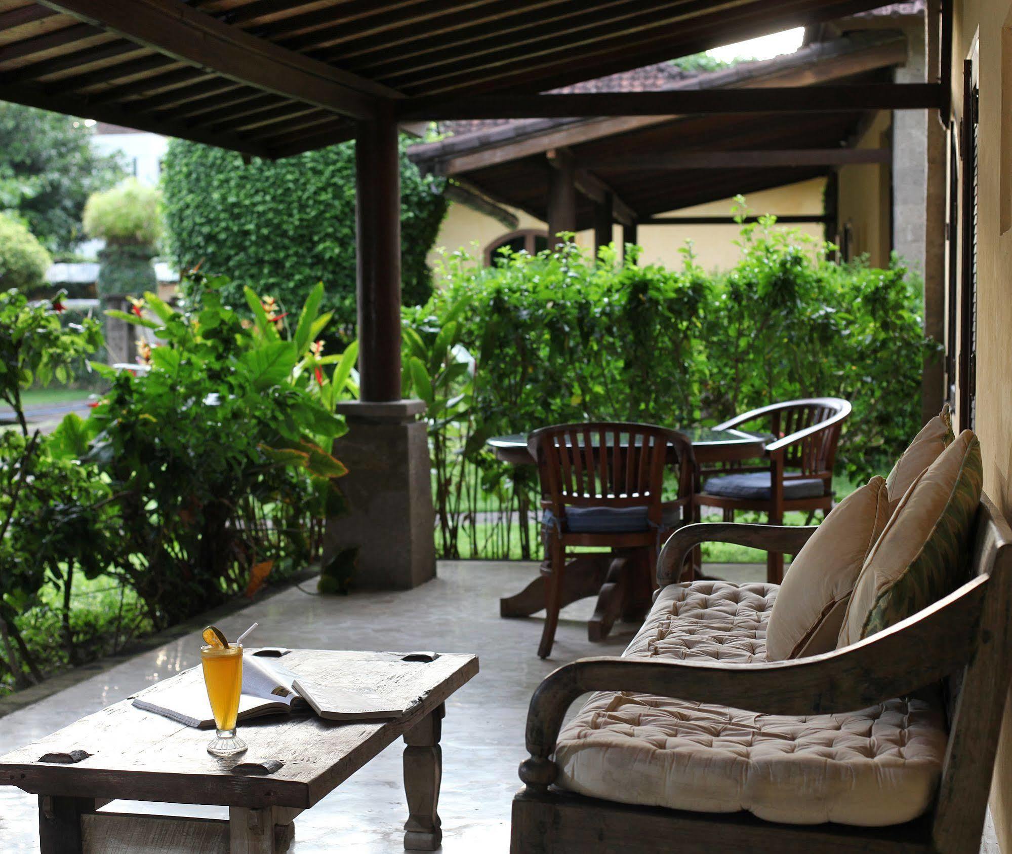Lalu * Seminyak (Bali)