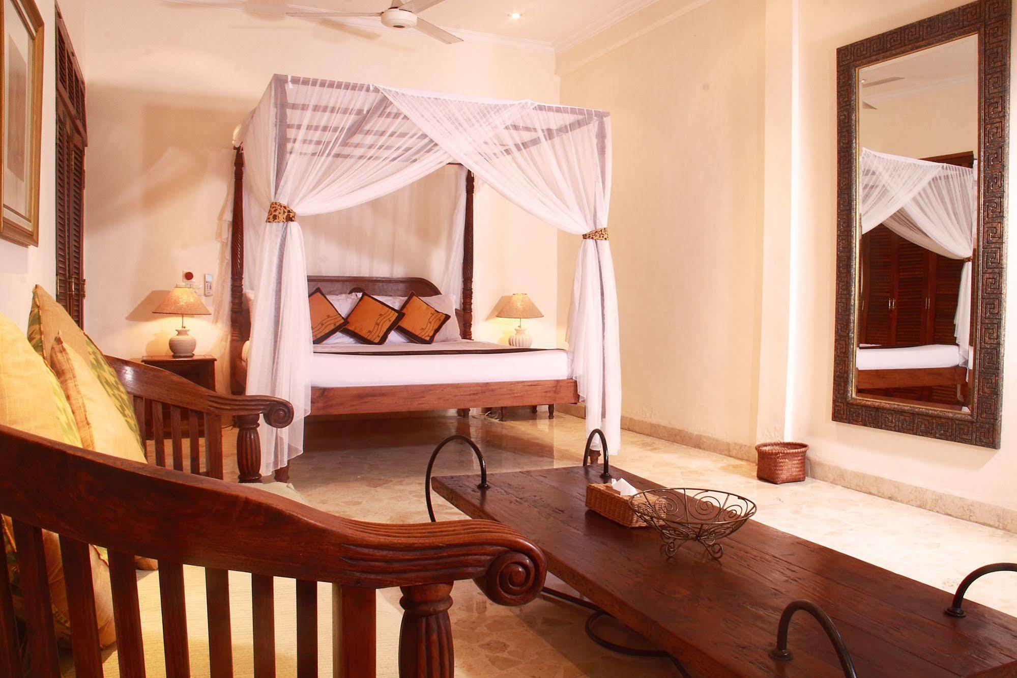 Lalu * Seminyak (Bali)